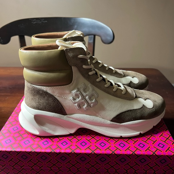 Tory Burch Good Luck Hiker NEW - Picture 7 of 10